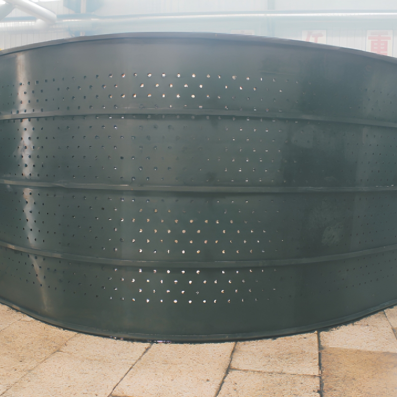 Shot blasting conveyor belt installed in tumble blast machine